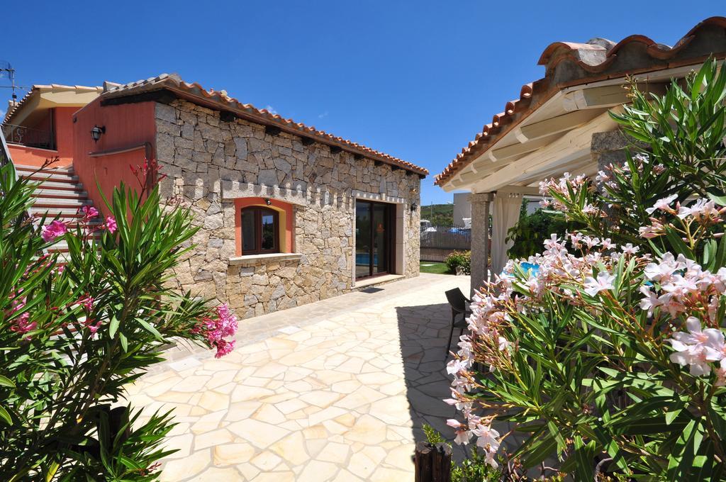 B&B I Graniti Sardi Villasimius Bagian luar foto